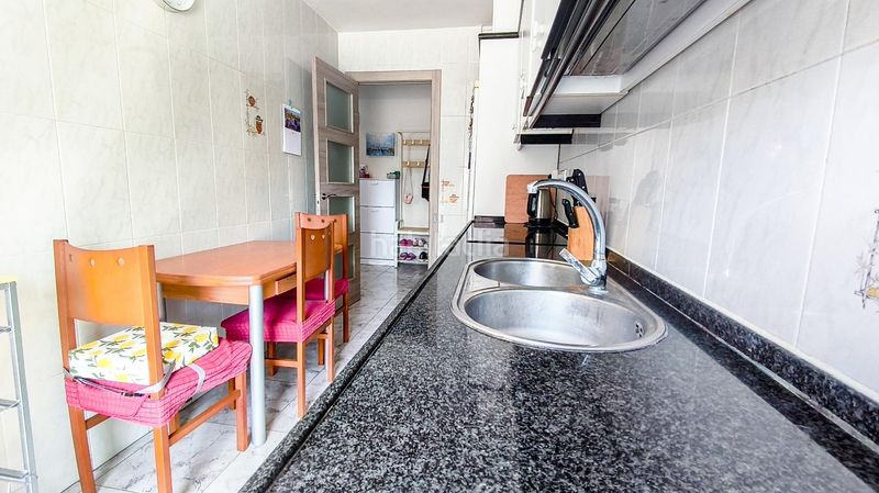 Foto cd0477c0-ba4b-4e57-b0c0-ba7fb2b21d23. Pis amb calefacció aparcament a Llevant Reus