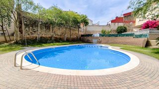 Appartement à Montbrió del Camp. Montbrió del camppiso en venta de 3 habitaciones con parking.