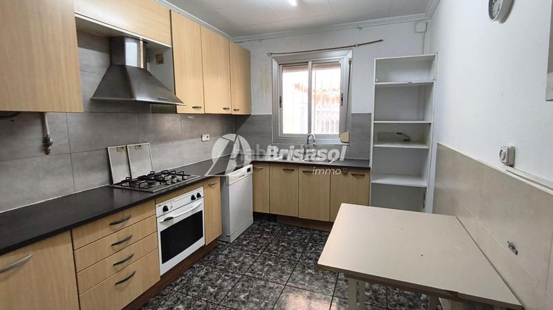 Foto b2150456-53d2-492c-b179-1a52321579c9. Casa amb calefacció a Ponent Reus