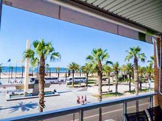 Apartment  Passeig jaume i. Salou  apartamento en primera línea de mar