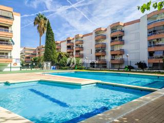 Apartament  Calle madrid. Salou. apartamento 3 dormitorios dobles con piscina.