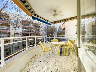 Flat in Platja de Llevant. Salou  piso en segunda línea de mar con 4 dormitorios y piscina