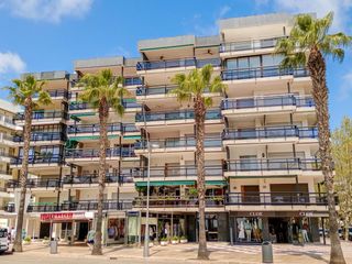Piso en Platja de Llevant. Gran apartamento con vistas al mar en el centro del paseo jaime