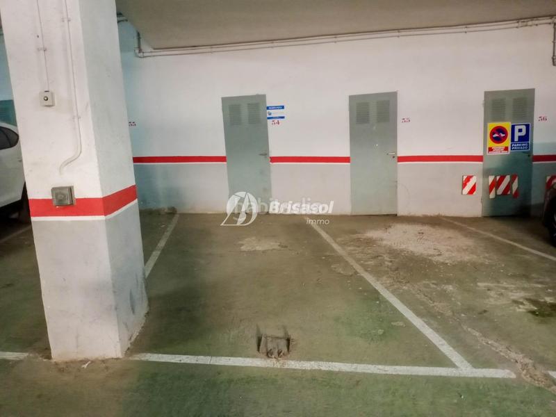 Foto cb920dab-8fca-424d-9645-7343e0e9676d. Parking voiture dans Mar i Camp - Platja dels Capellans Salou