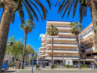 Flat in Platja de Llevant. Salou amplio apartamento junto al paseo jaume i