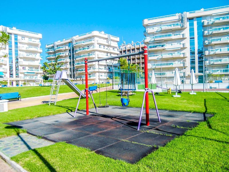 Foto 0df62212-33a8-40ed-8422-d447a4e24931. Pis amb aparcament piscina a Mar i Camp - Platja dels Capellans Salou