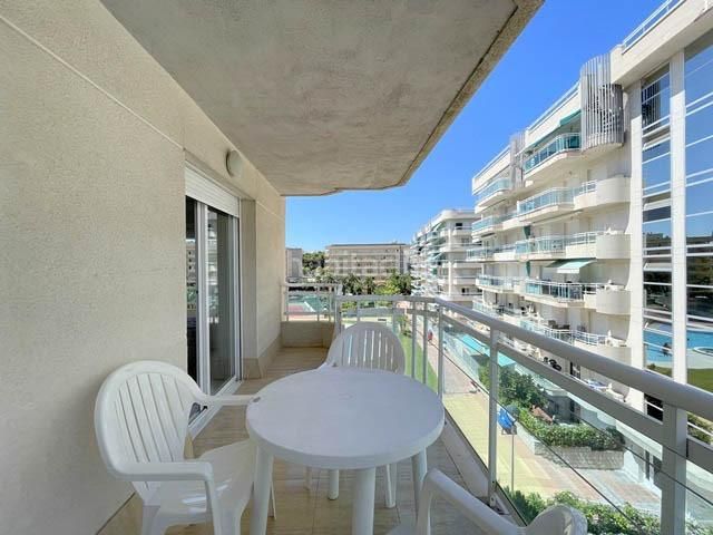 Foto 310a4378-a4d4-4471-b14f-eef0967f0781. Pis amb aparcament piscina a Mar i Camp - Platja dels Capellans Salou