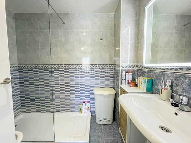 Foto 7a1e5d69-cc3b-4785-bd18-c727b38e7f13. Pis amb aparcament piscina a Mar i Camp - Platja dels Capellans Salou