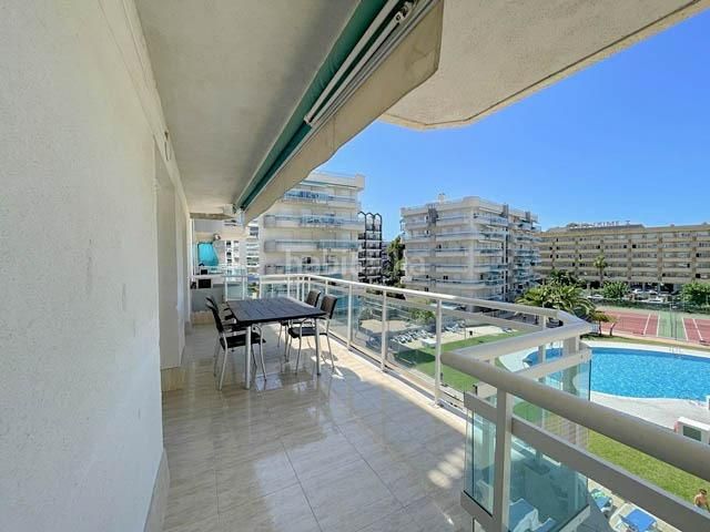 Foto f296a64c-7763-445c-9937-32d21af9dd8b. Pis amb aparcament piscina a Mar i Camp - Platja dels Capellans Salou