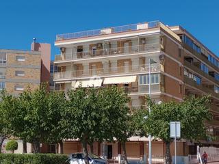 Pis a La Pineda. La pineda. apartamento con piscina junto a la playa