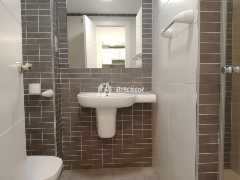 Foto 6ee140e6-45ee-46d5-b261-12893fb41a1e. Apartamento  con piscina comunitaria y licencia turistica en Salou