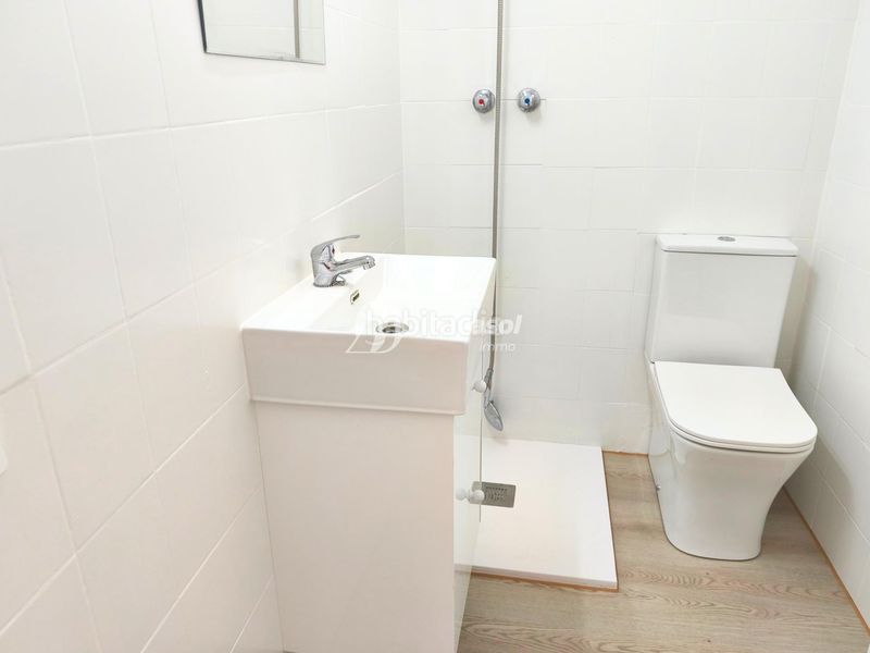 Foto c29f7055-87d4-4e39-ab27-d9c48f43792e. Apartament amb piscina a Mar i Camp - Platja dels Capellans Salou
