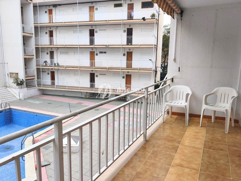 Foto d52aae32-1c12-4501-bf1d-e917923c1461. Apartament amb piscina a Mar i Camp - Platja dels Capellans Salou
