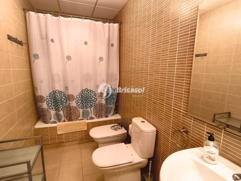 Foto ffe1b8ba-7535-404e-92f8-d13338b08ca4. Pis amb aparcament piscina a Platja de Ponent Salou
