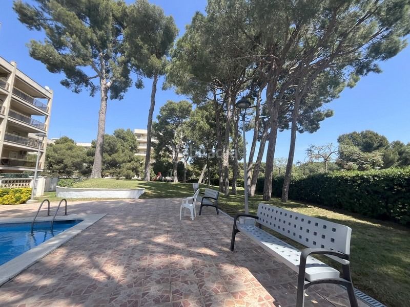 Foto 14f065e3-8b5f-4d90-8486-8b5b5c93d06a. Pis amb piscina a Mar i Camp - Platja dels Capellans Salou