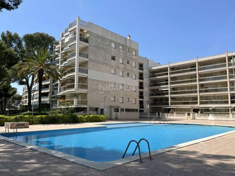 Foto 9cd6679a-e970-4eac-abcf-9914b3e58ec2. Pis amb piscina a Mar i Camp - Platja dels Capellans Salou