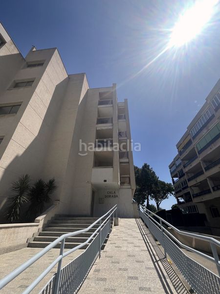 Foto e13dc22b-5bab-40d4-a26c-a50eb1359634. Pis amb piscina a Mar i Camp - Platja dels Capellans Salou