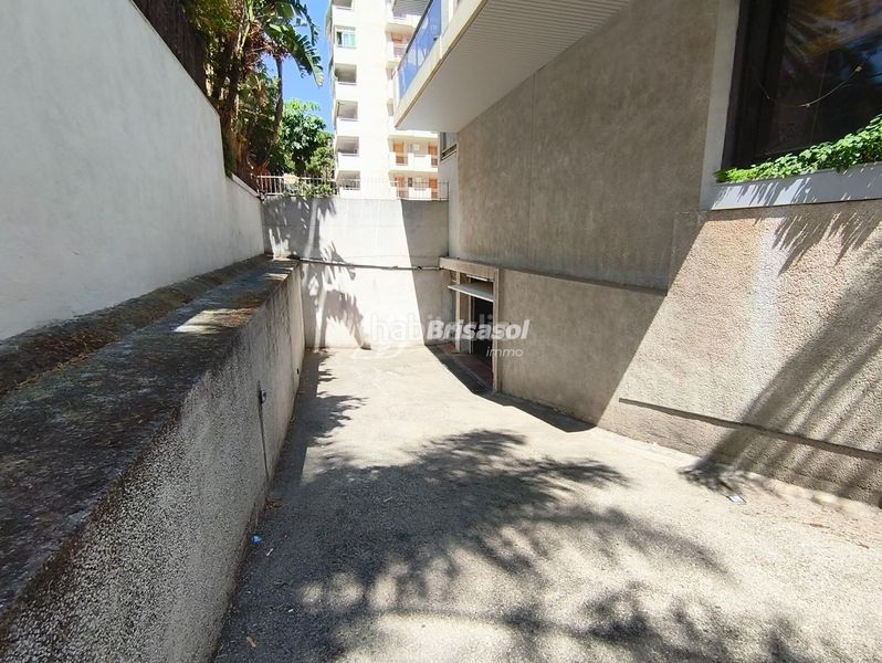 Foto ec9b97d6-6b38-4717-919e-6822c8cb5076. Aparcament cotxe a Mar i Camp - Platja dels Capellans Salou