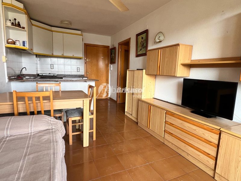 Foto 397c93e9-52d6-4f26-9f31-57bb0df73dce. Apartamento  para reformar con zona comunitaria y a pocos minutos de la playa. en Salou