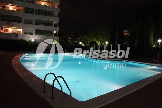 Foto 4e062485-0b3b-4b04-80e5-de185ebb9e9d. Apartamento  para reformar con zona comunitaria y a pocos minutos de la playa. en Salou