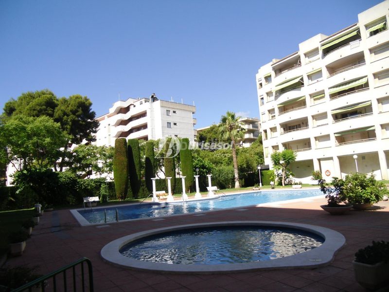 Foto 8207fdff-4dde-433a-9007-76976f093d82. Apartamento  para reformar con zona comunitaria y a pocos minutos de la playa. en Salou