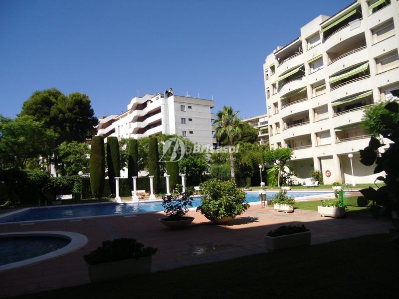 Foto dec9ad8f-37b0-4157-b89b-ab01bd4e63b5. Apartamento  para reformar con zona comunitaria y a pocos minutos de la playa. en Salou