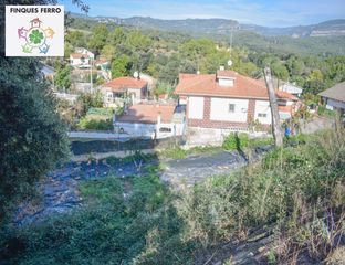 Terreno residencial en Carrer del xiprer. Terreno en venta en bigues i riells