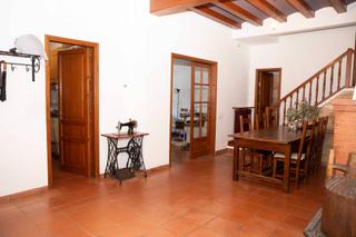 Casa pareada en Carrer carrer de gaud 1. Encanto rstico y calidez familiar en el corazn de lametlla del