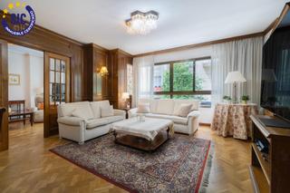 Pis en Calle hernan cortes 15. Piso amplio y elegante en venta en pleno centro de valencia  cal