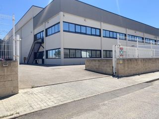 Rent Business premise  Calle calle pouet de conselo. Local para oficinas en ribaroja de turia situado junto a cruce a