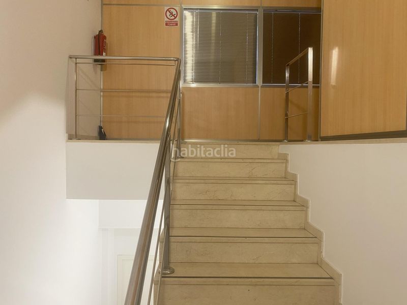 Foto e5d6a128-d9fb-411b-aa9b-65b7d726d720. Alquiler local comercial local para oficinas en ribaroja de turia situado junto a cruce a3 con a7 en Riba - roja de Túria