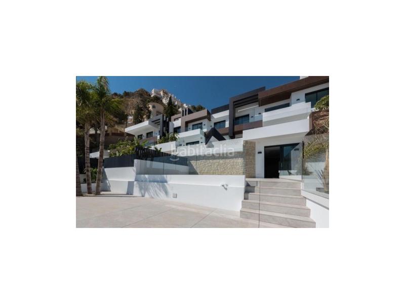 Foto d6297ba0-ce42-4617-a98e-ba80126532ae. Duplex avec parking piscine dans Playa Poniente Benidorm