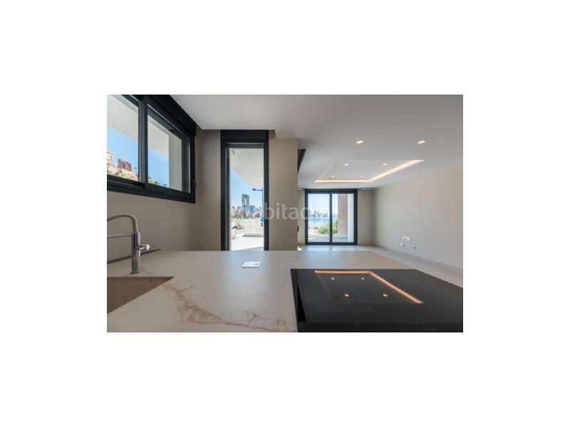 Foto e3eed62a-e7e2-4184-a1c2-2246d53f72ca. Duplex avec parking piscine dans Playa Poniente Benidorm