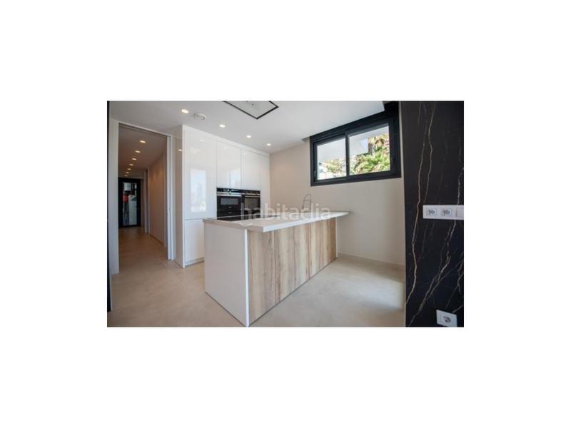 Foto ecfbf10d-8834-4659-9d42-e182c1fc1cbe. Duplex avec parking piscine dans Playa Poniente Benidorm