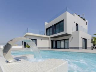 Chalet à Campoamor. Villa con piscina privada