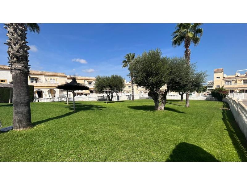 Foto d9cd194b-bdfc-45de-96a3-c9ab55c5d583. Casa oportunidad inversionistas, bungalow reformado en gran alacant, en Santa Pola
