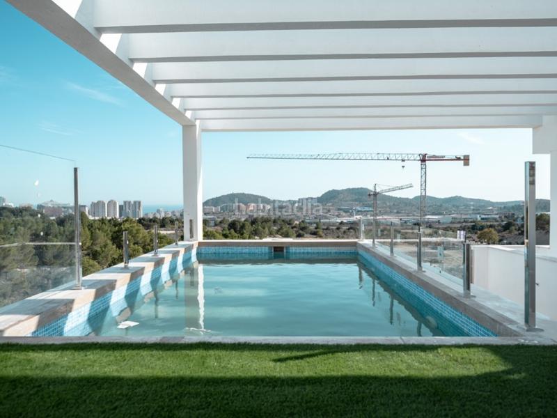 Foto 442758de-84e2-48ea-a2b3-e65e5dd5f993. Attico con parcheggio in balcón de Finestrat-terra marina Finestrat