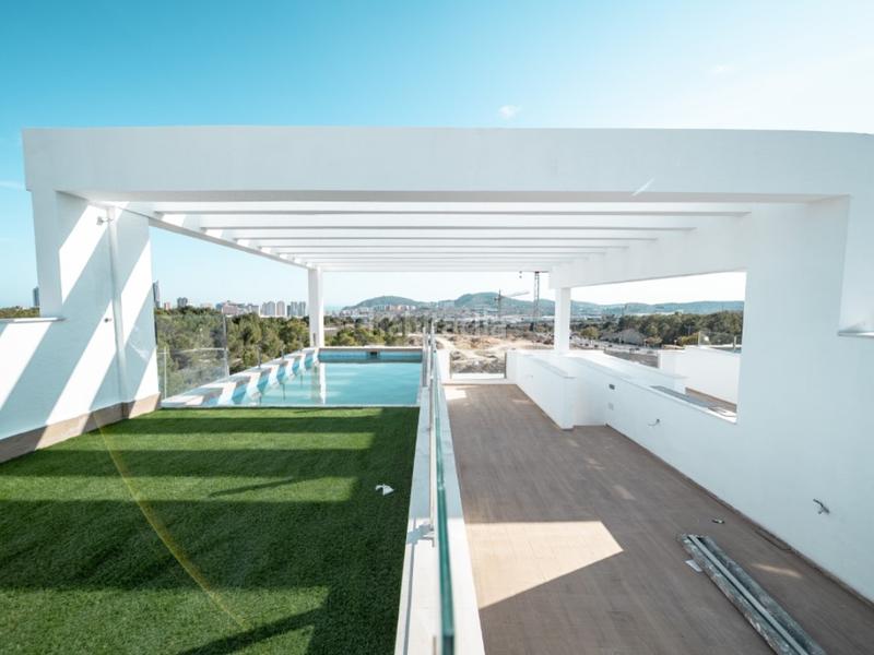 Foto a619e219-f48a-4fea-8d5a-403bced6fb4e. Attico con parcheggio in balcón de Finestrat-terra marina Finestrat