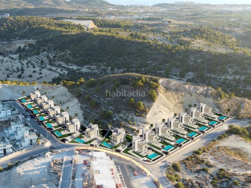 Foto ed375110-b07e-4429-a80f-6da1ecbe532a. House in avenida mediterraneo del in Playa Levante Benidorm