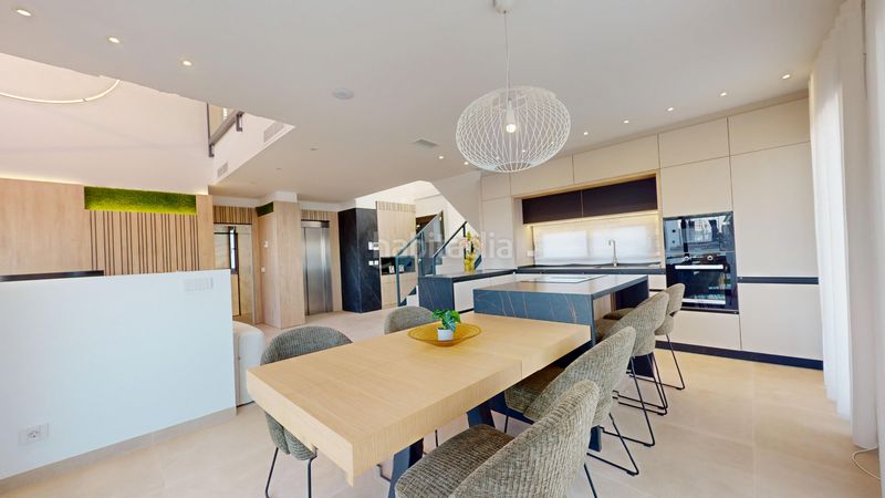 Foto 5035e273-3731-40fb-8de9-86e63363e27a. Casa 330m<sup>2</sup> amb aparcament piscina a balcón de Finestrat-terra marina Finestrat