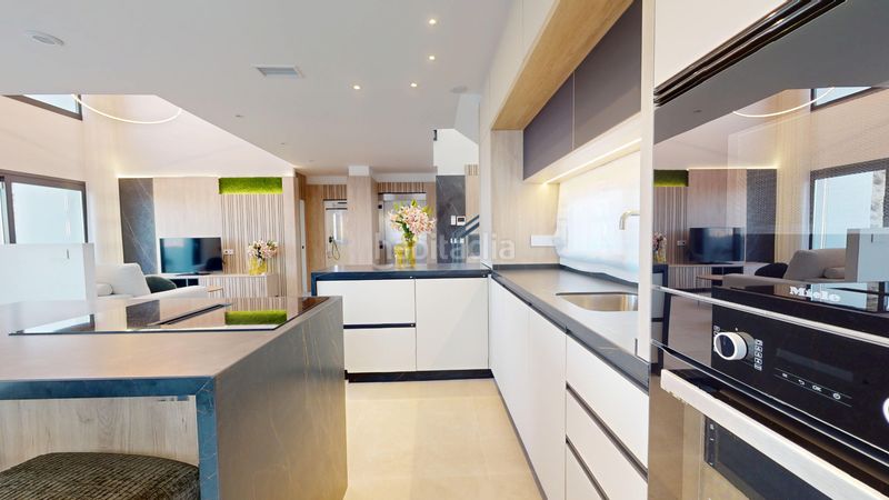 Foto b88b3401-943a-4c7c-86f3-a70ec48db673. Casa 330m<sup>2</sup> amb aparcament piscina a balcón de Finestrat-terra marina Finestrat