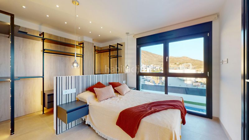 Foto f9a6fcc6-c2c1-43f6-bdca-cd0400990ba2. Casa 437m<sup>2</sup> amb aparcament piscina a balcón de Finestrat-terra marina Finestrat