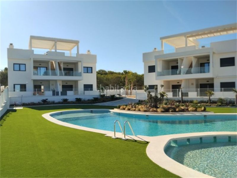 Foto 125cb132-44ff-42d8-8225-b4050b9039dc. Casa 131m<sup>2</sup> amb aparcament piscina a Los Balcones-Los Altos Torrevieja