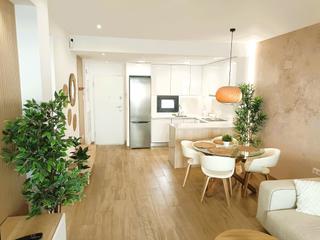 Maison à Avenida de denia. Espectacular bungalow en torrevieja en los balcones con vista al