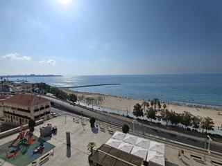Appartement  N/a. Tu hogar en la costa piso de 3 dormitorios con terraza frente al