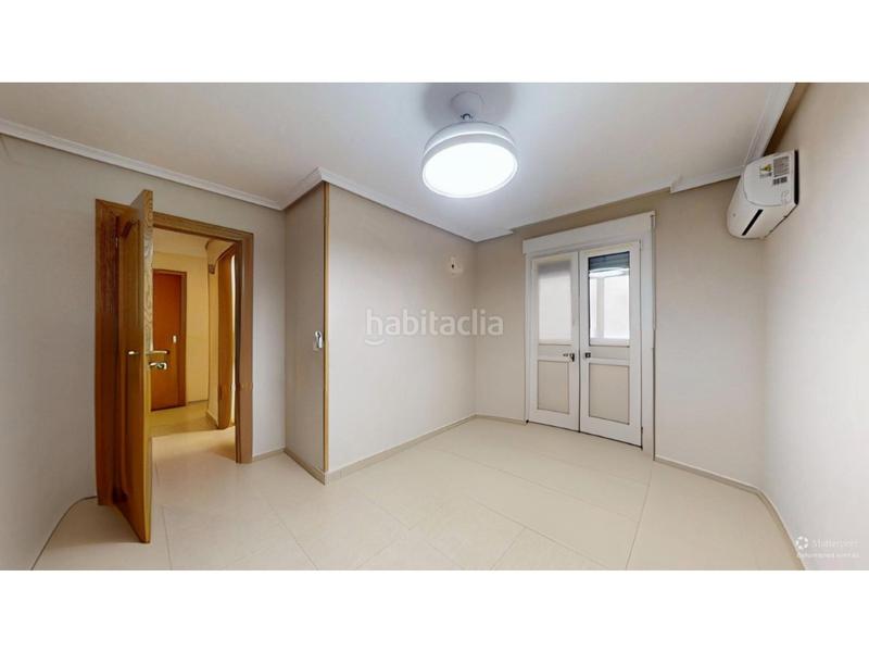 Foto bdfcddfe-9989-43c1-81be-140e62a06576. Piso  centrico reformado primera linea la mata en Torrevieja