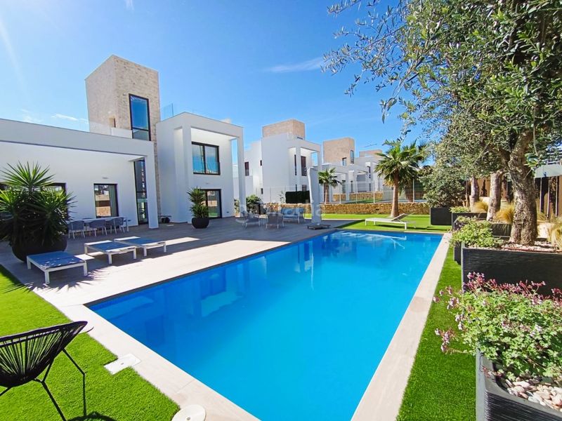 Foto 842fa815-60e5-4d15-9300-5ccd35123f55. Casa amb piscina a balcón de Finestrat-terra marina Finestrat