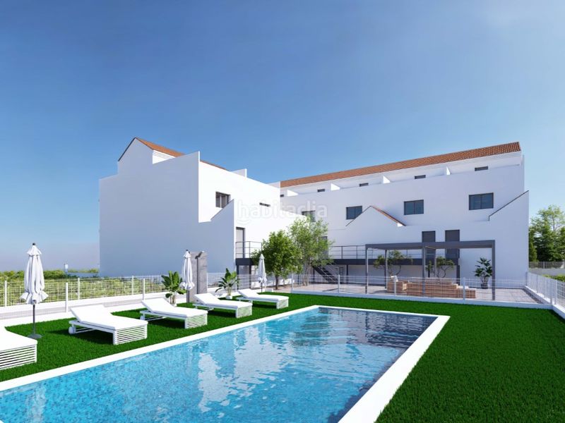 Foto 555bda7c-8beb-4369-9066-3687989f2754. Casa aparellada amb piscina a Rafal