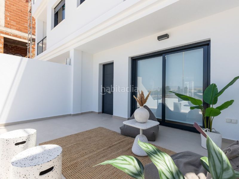 Foto d99b8d94-e222-4df9-ad09-32253ddc8950. Casa aparellada amb piscina a Rafal