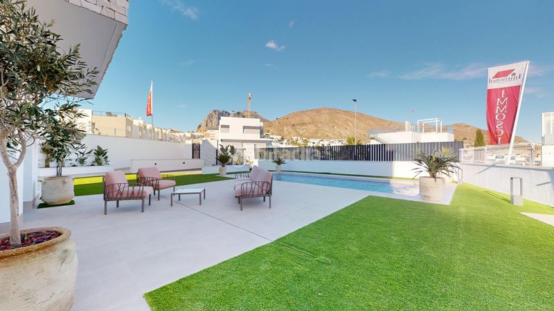 Foto b673f33b-e5f8-42ad-b6a6-b61a1cdbb9ff. Casa 330m<sup>2</sup> amb aparcament piscina a balcón de Finestrat-terra marina Finestrat